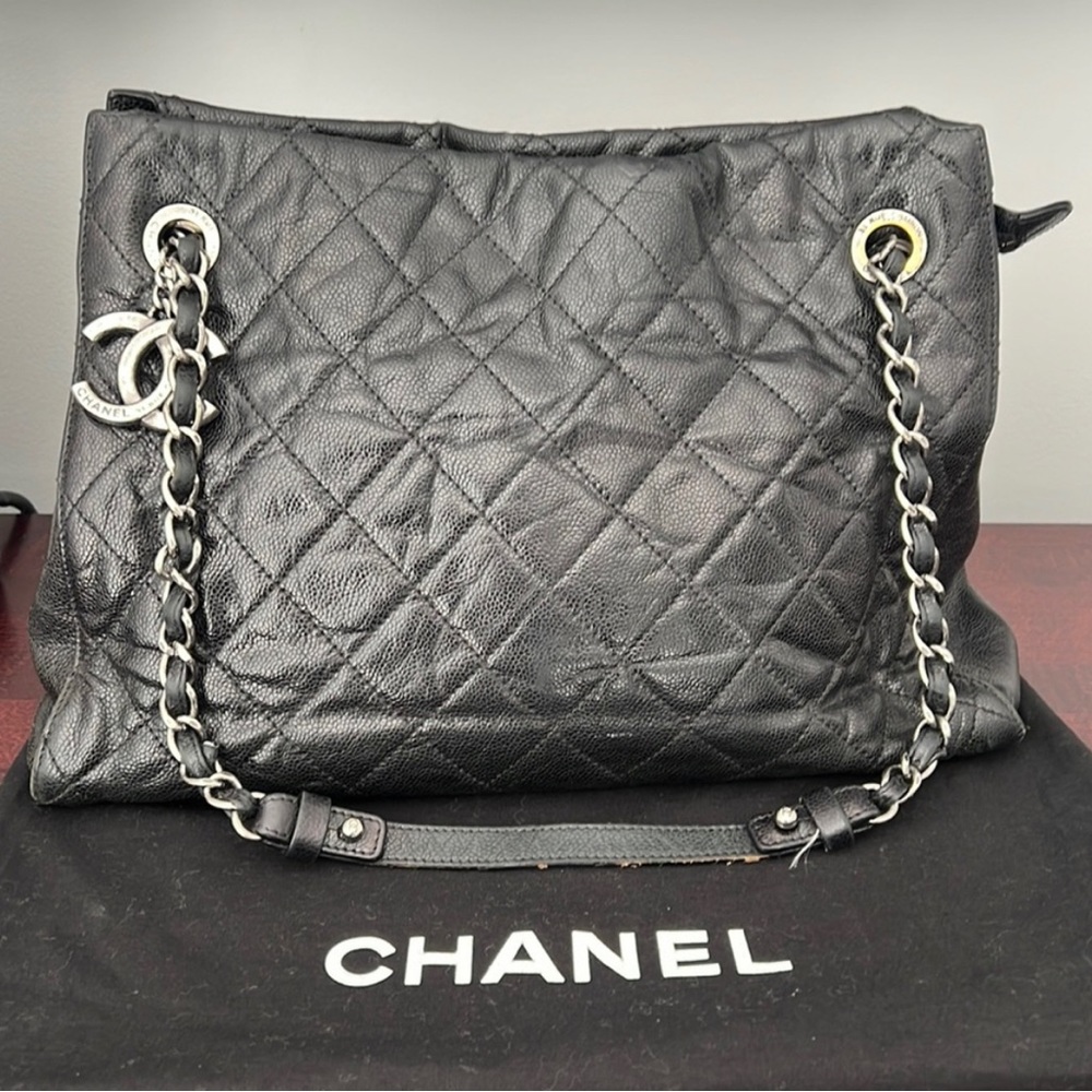 Chanel hobo - Picture 1 of 9
